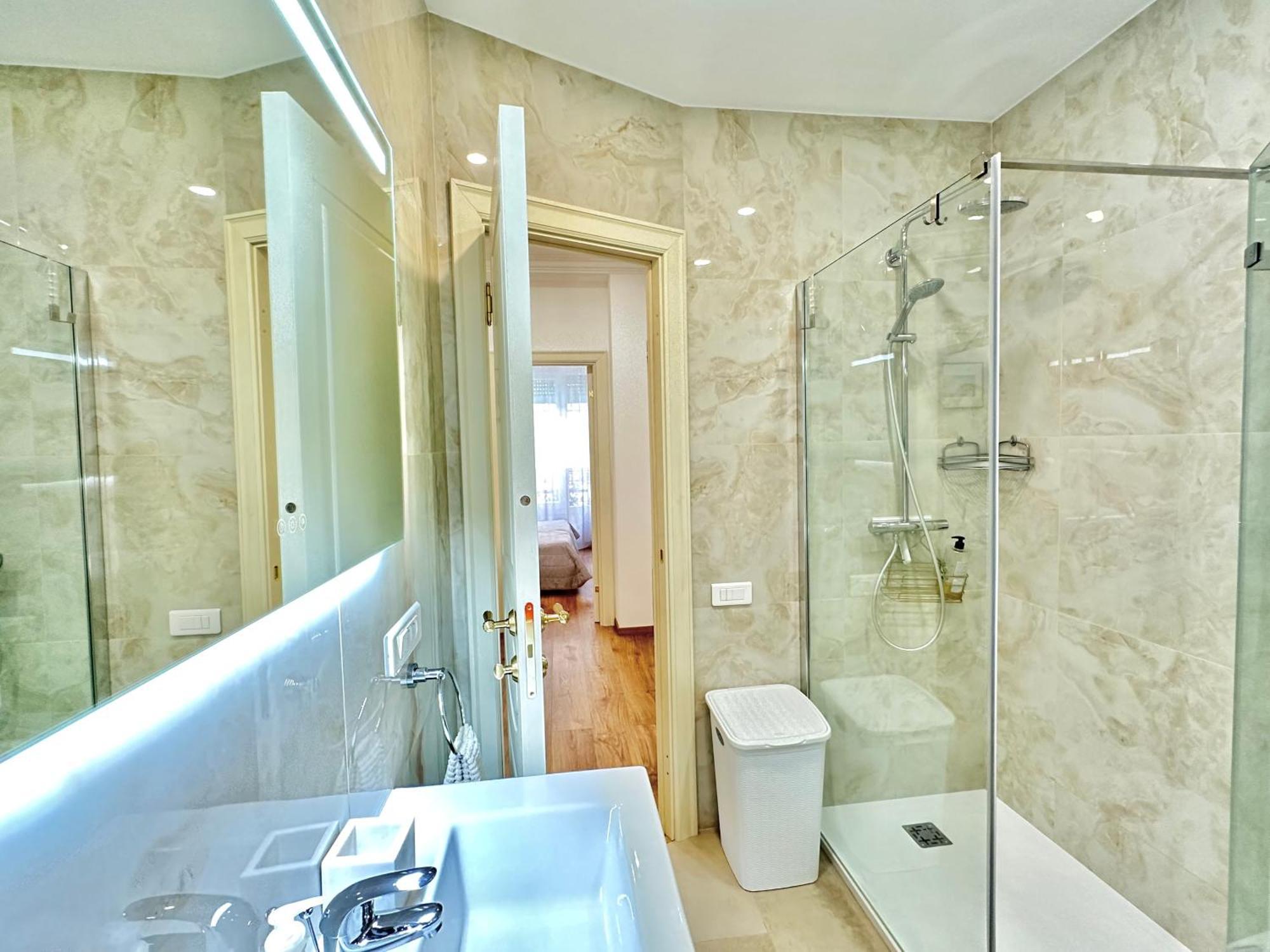 Apartment Luxe Hugo Negresco Nizza